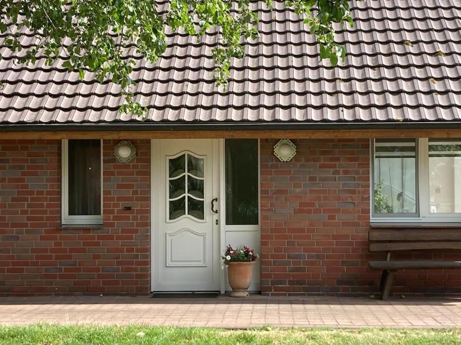 Helle Wohnung Mit Wintergarten - Nahe Ruhrgebiet Und Freizeitpark Movie Park Bottrop Luaran gambar