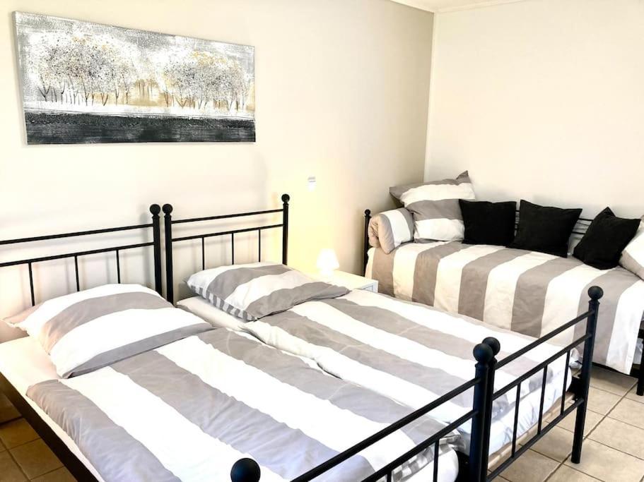 Helle Wohnung Mit Wintergarten - Nahe Ruhrgebiet Und Freizeitpark Movie Park Bottrop Luaran gambar