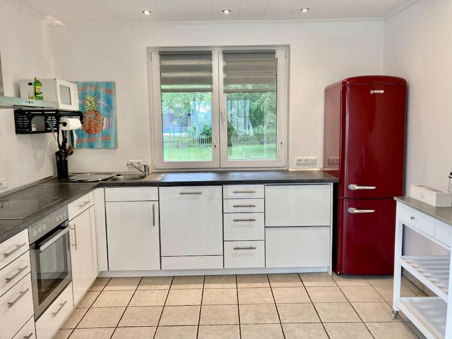 Helle Wohnung Mit Wintergarten - Nahe Ruhrgebiet Und Freizeitpark Movie Park Bottrop Luaran gambar